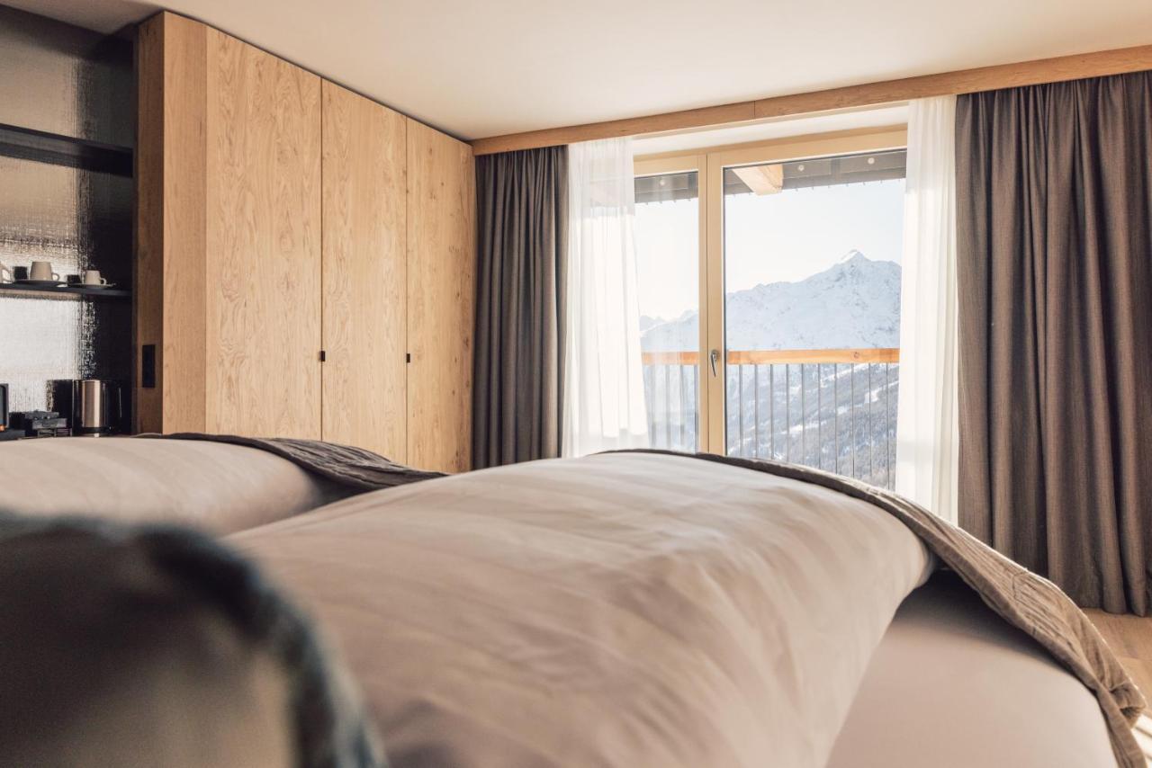 Hotel Schoene Aussicht 4*